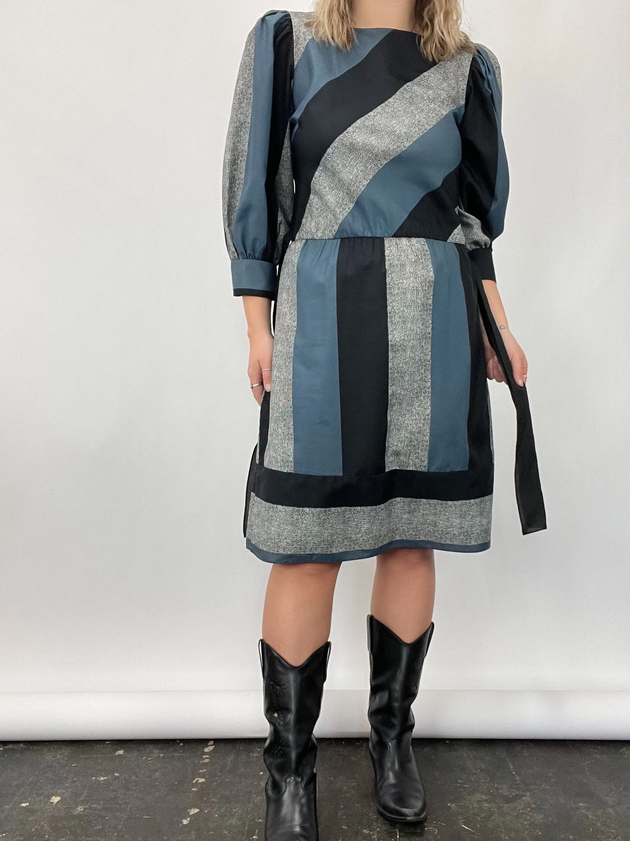 Vintage Striped Puff Sleeve Belted Dress (M/L)